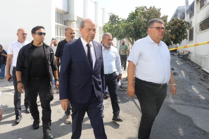 Tatar, Gümrük ve Rüsumat Dairesi'ne ait antrepodaki yangınla ilgili bilgi aldı