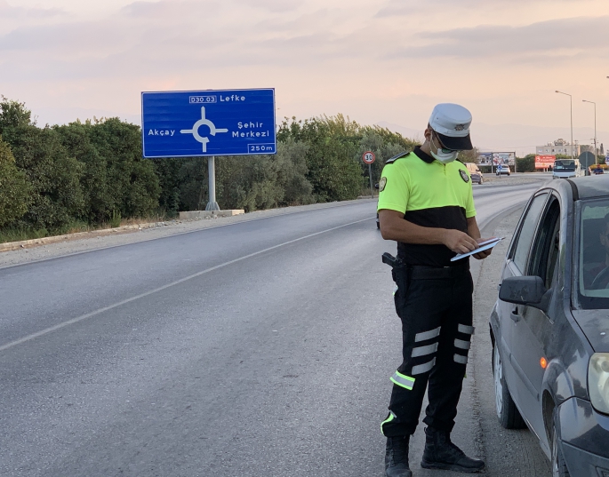 Trafik ekipleri denetimleri sürüyor 