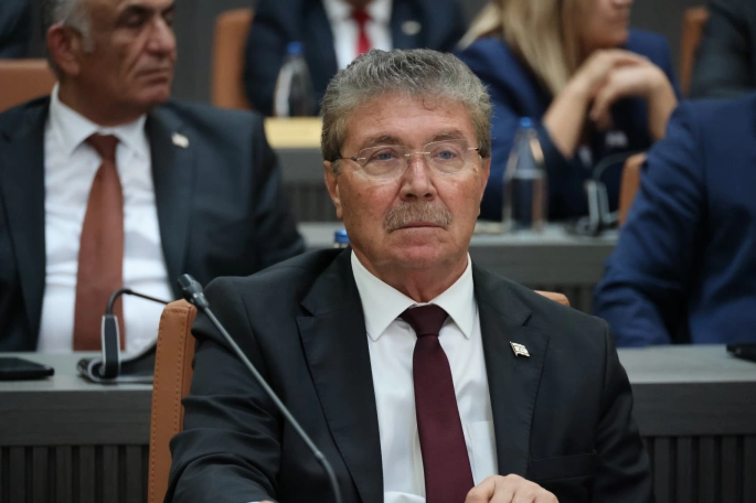  Üstel'den Göç Yönetim Merkezi ile ilgili açıklama: “Kaçak öğrenci, kaçak işçi olmayacak