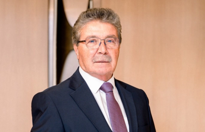  Üstel: 