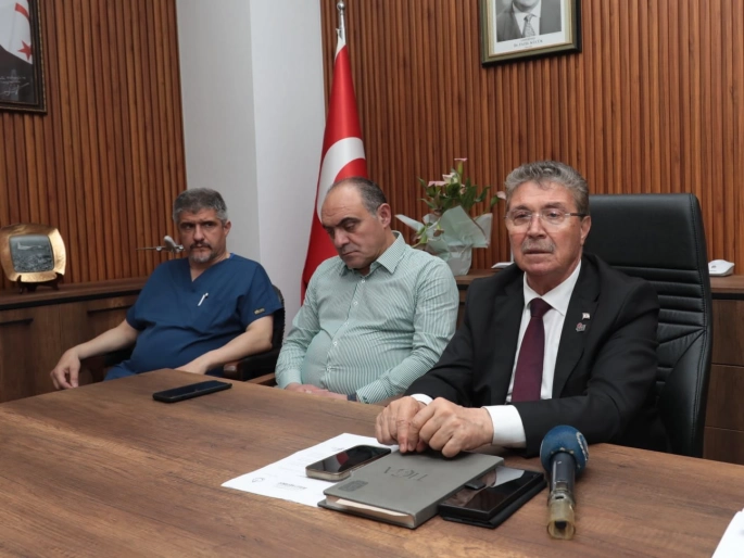  Üstel, TEKNOFEST'te yaralanan vatandaşların sağlık durumu hakkında bilgi aldı