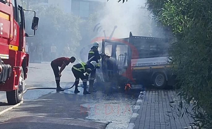  Yamaçköy’de ormanlık alandaki yangına müdahale sürüyor