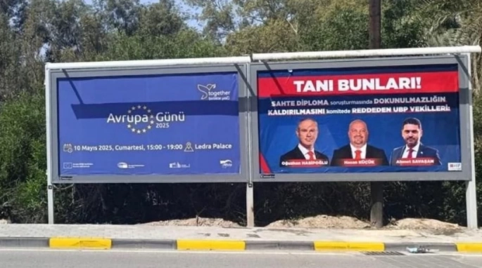 Yırtılan billboardlar yeniden asıldı